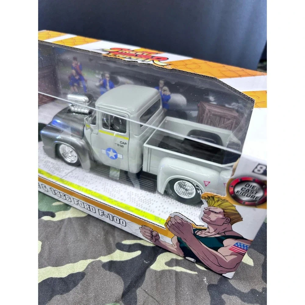 Jada Toys Street Fighter Guile & 1956 Ford F-100 Die-Cast Figure Set 1:24 34373